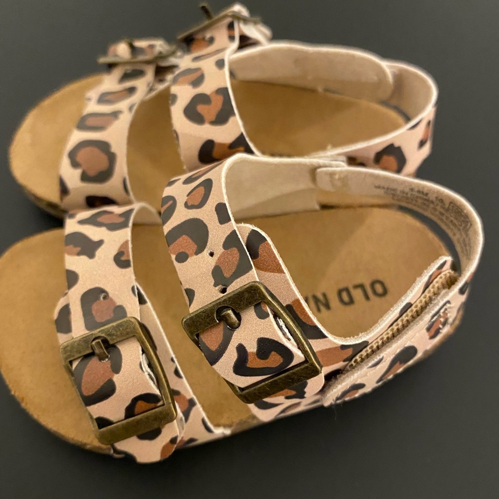 Baby girl old navy leopard sandals 3-6 months